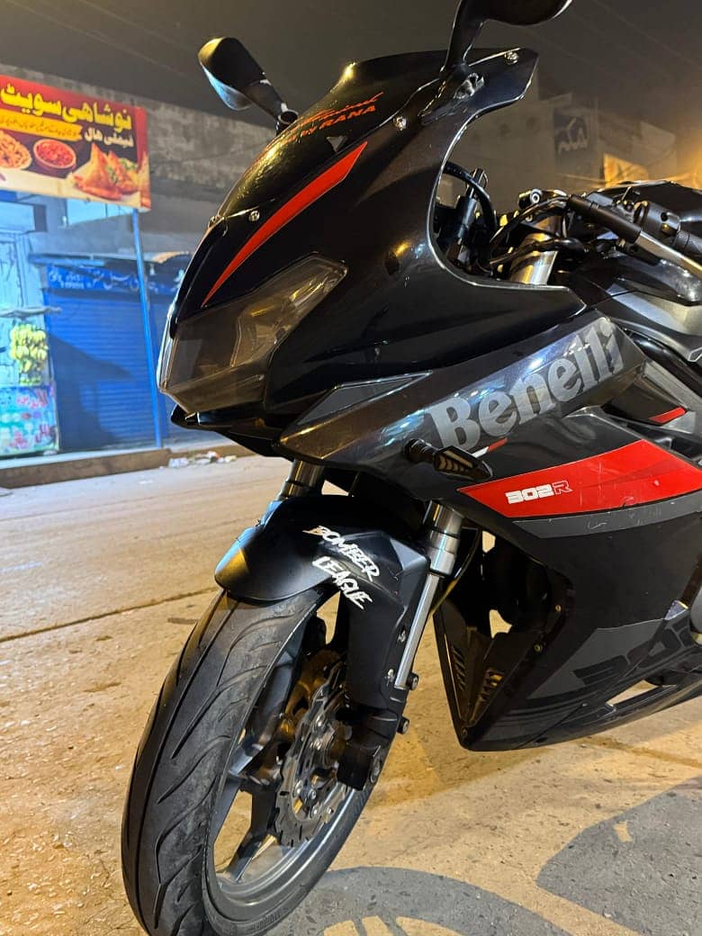 Benelli 302r modal 2018 WhatsApp 03074111888 2