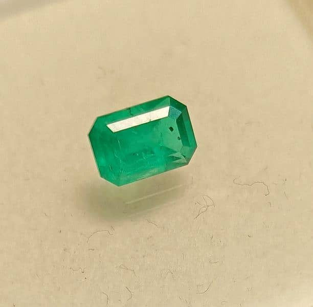 Natural Emeralds Swat (0.90 cents) 4