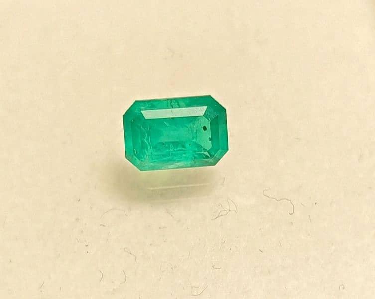 Natural Emeralds Swat (0.90 cents) 8