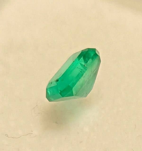 Natural Emeralds Swat (0.90 cents) 10