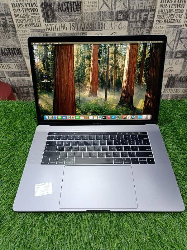 MacBook Pro Core i9 9TH Generation 32/512 1