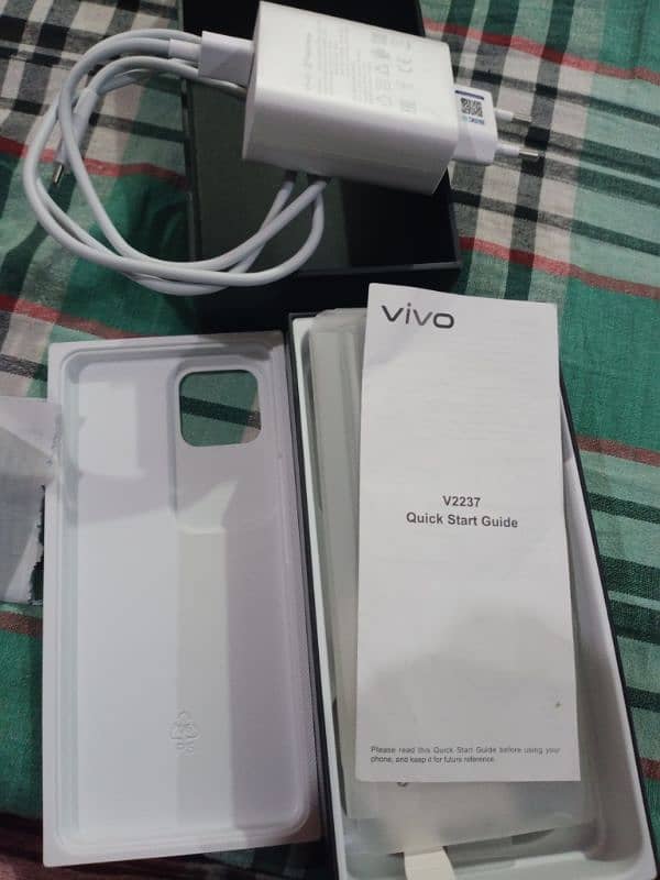 vivo V30 5g Mobile bilkul new ha 10/10 condition 2