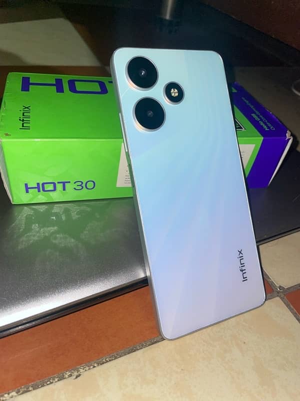 infinix Hot 30 (8:128GB) 0