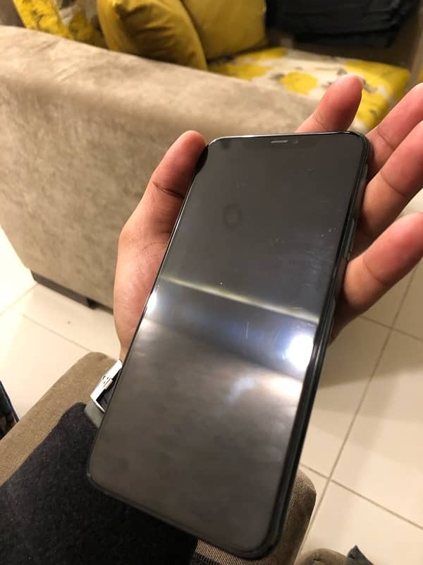 Iphone 11 pro max pta Approved 7