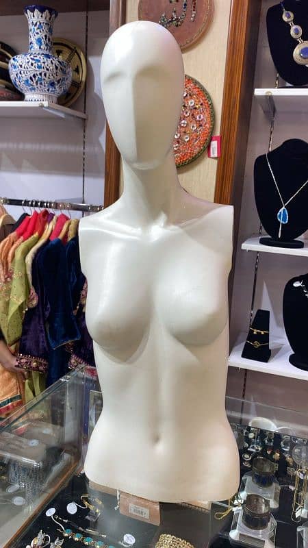 Mannequin & Dummies 8