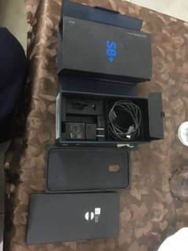 Samsung s8 plus with box 1