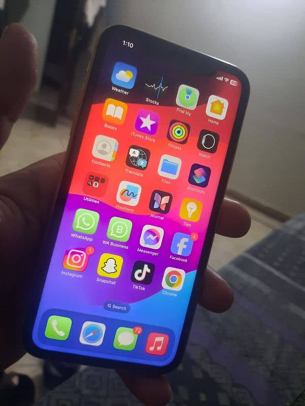 Iphone xr 128 gb seald dual sim pta approved with imei match box 3