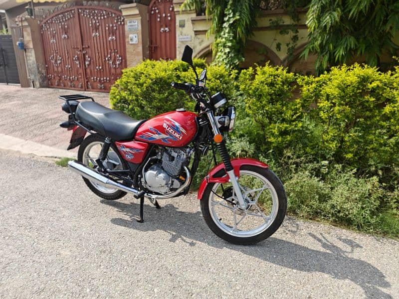 Only 2100 km milage showroom condition bike up for sale 0