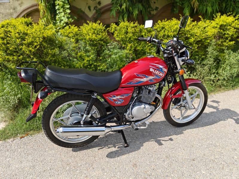 Only 2100 km milage showroom condition bike up for sale 12