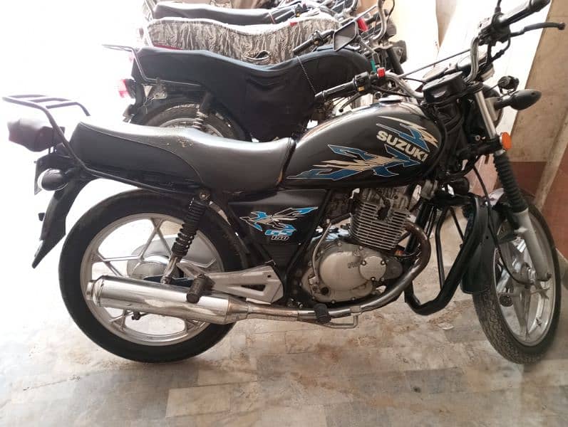 Suzuki GS 150 SE 2