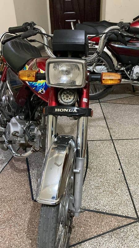 Honda CD70 very good condition 4