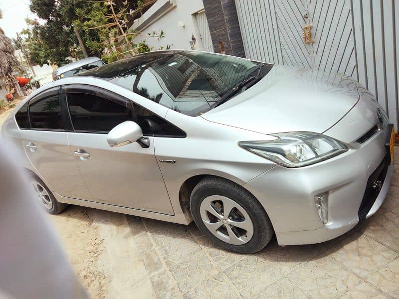 Toyota Prius 2015/18-S LED good price GOOD CAR 0