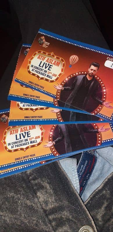 Atif aslam  live 0