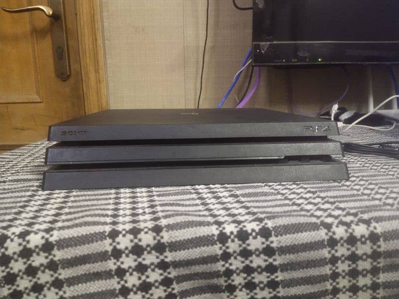 ps4 pro 1tb/1000gb with one dualshock 4 master copy controller 0