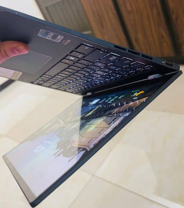 i7 13 Generation Asus Zenbook 360° 9