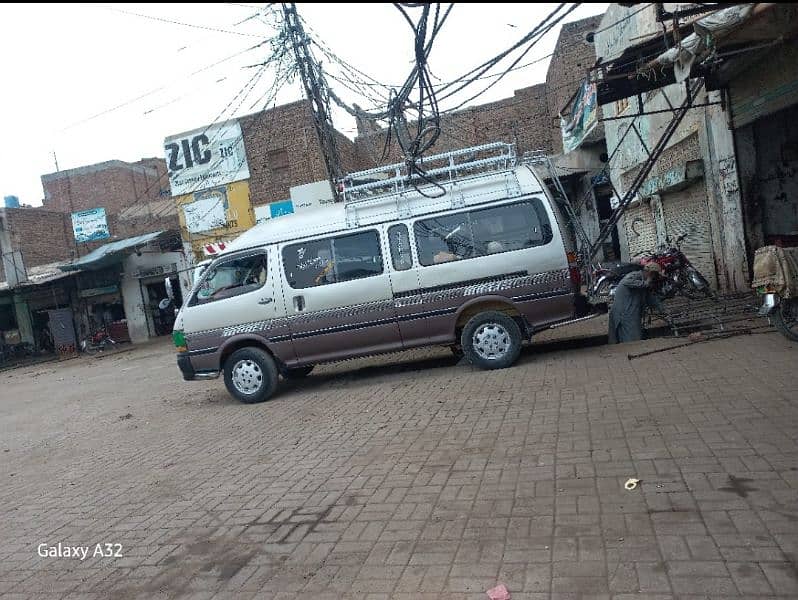 Toyota Hiace 2007 3