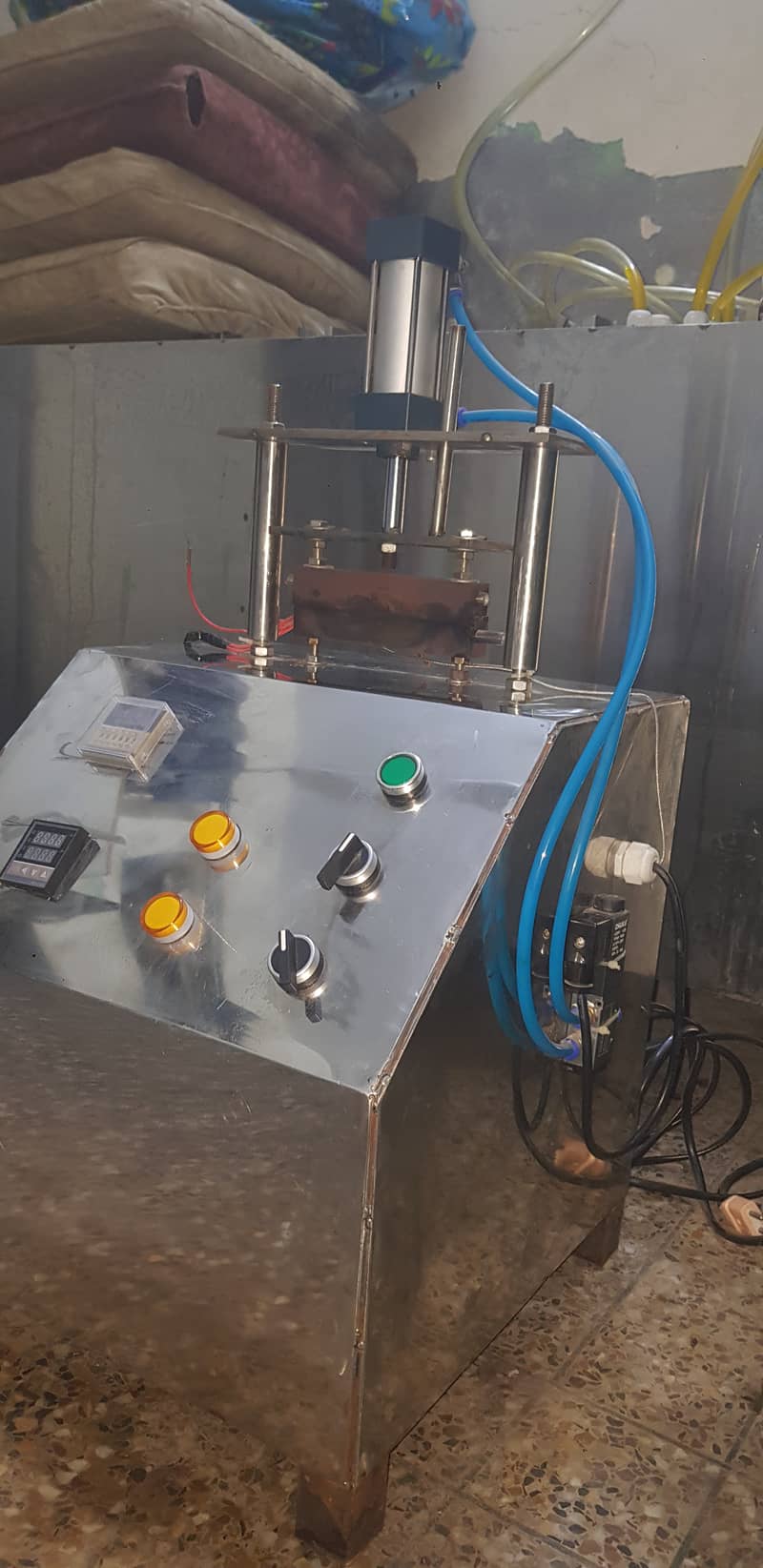 Tetra Pack & Bottle Juice Filling Machine 5