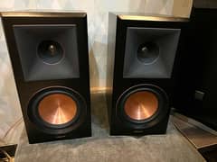 Klipsch RP-600M Bookshelf Speaker (Pair) with wooden stands