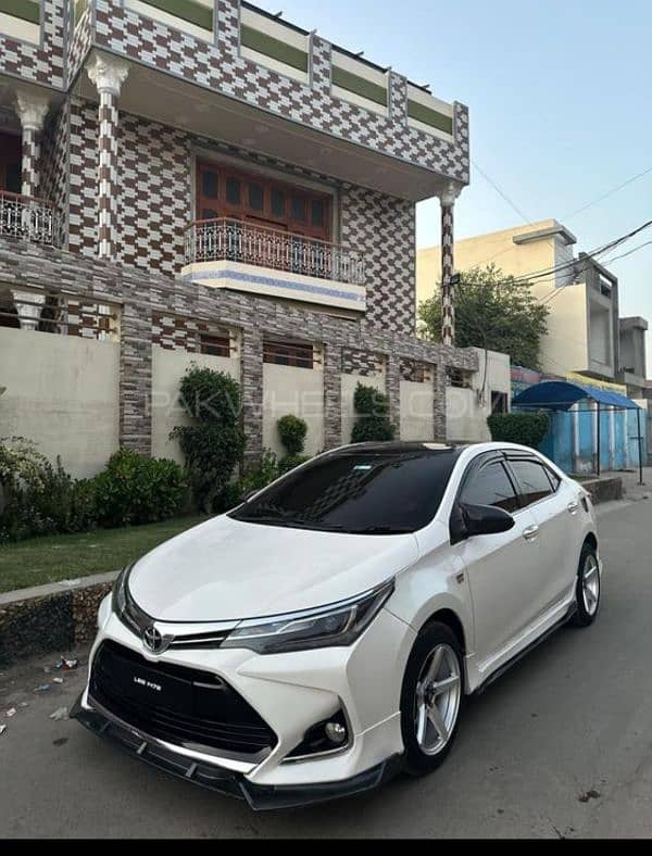 Toyota Altis Grande 2016 1