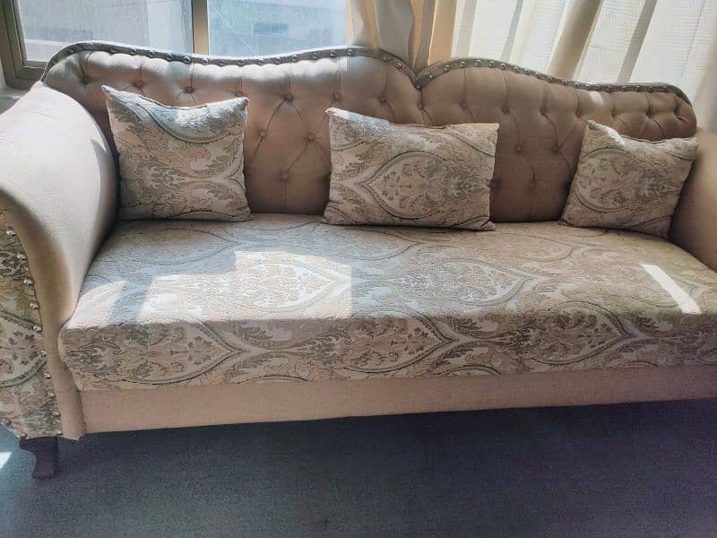 7 seater sofa like new 0