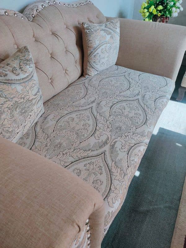 7 seater sofa like new 3