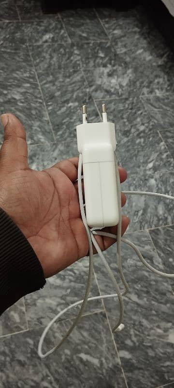 Apple MacBook M2 14inch original Megnatic charger 4