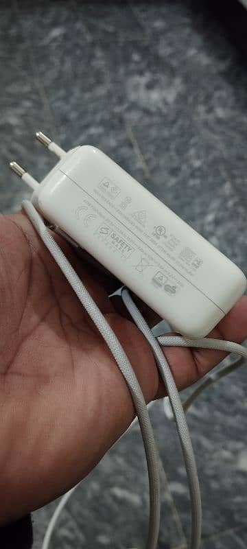 Apple MacBook M2 14inch original Megnatic charger 6