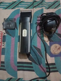 1 LARGE SIZE TRIMMER ORIGINAL 1 SHAVER TRIMER 3 Small 1 larger seizure