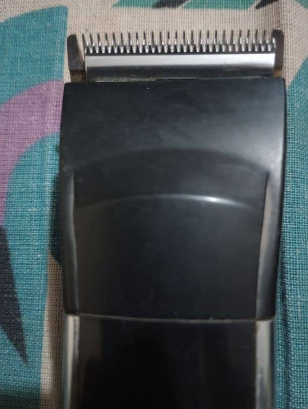 1 LARGE SIZE TRIMMER ORIGINAL 1 SHAVER TRIMER 3 Small 1 larger seizure 3