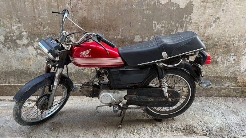 Honda CD70 1982 Model 8