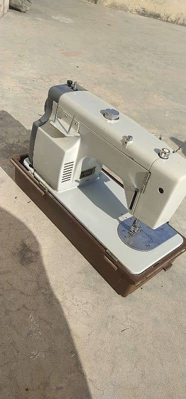 Adler de luxe silai machine mad in Germany 10by10 condition urgent seL 2