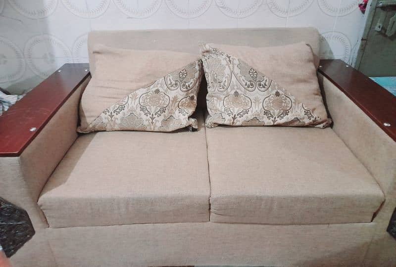 used 6 seater but In good condition sofa for urgent sale 3