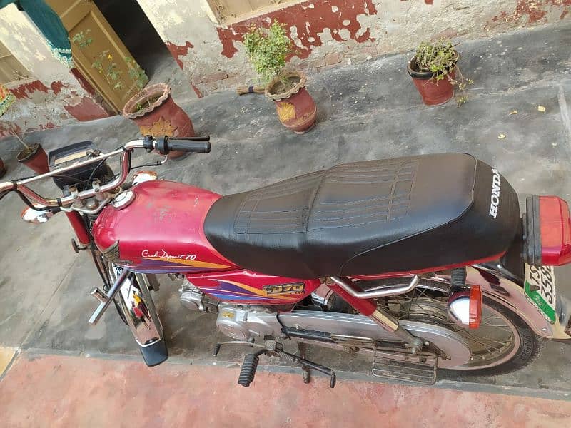 Honda CD 70 is on urgent sale. . 2