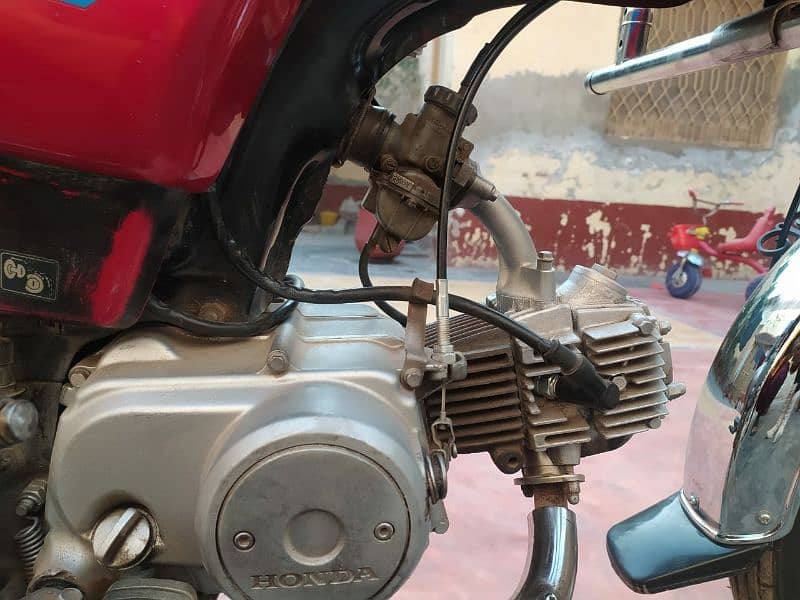 Honda CD 70 is on urgent sale. . 8