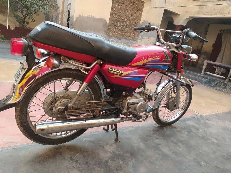 Honda CD 70 is on urgent sale. . 9