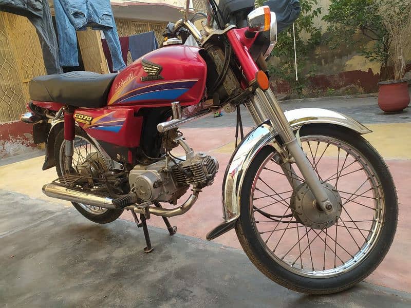 Honda CD 70 is on urgent sale. . 11