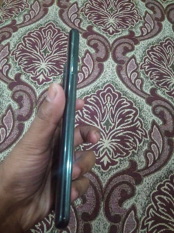 Motorola Stylus 5g (with S Pen) 4