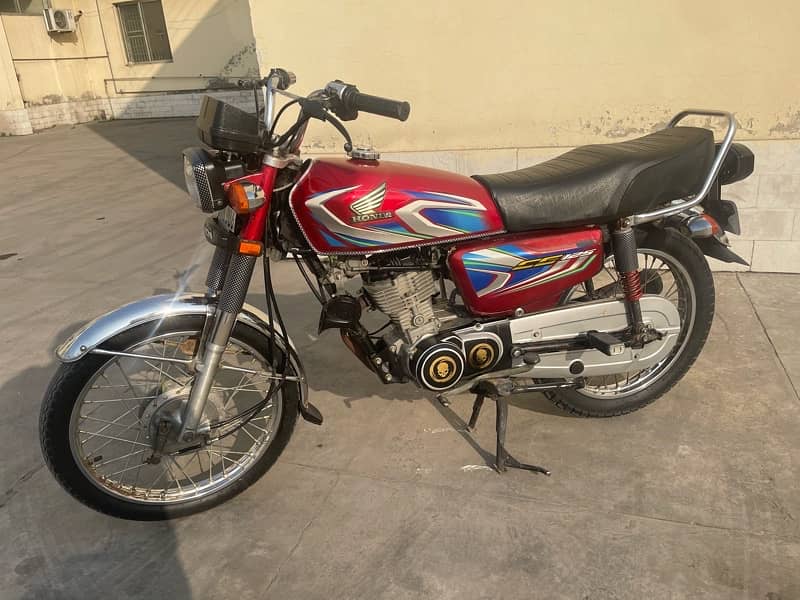 honda 125 2014 model shock sa titar karwaya tha  bike all ok ha 9