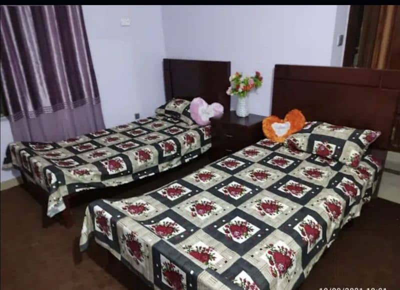 Furnished luxury AC rooms for jobians, professional 6 no chungi Multan 9