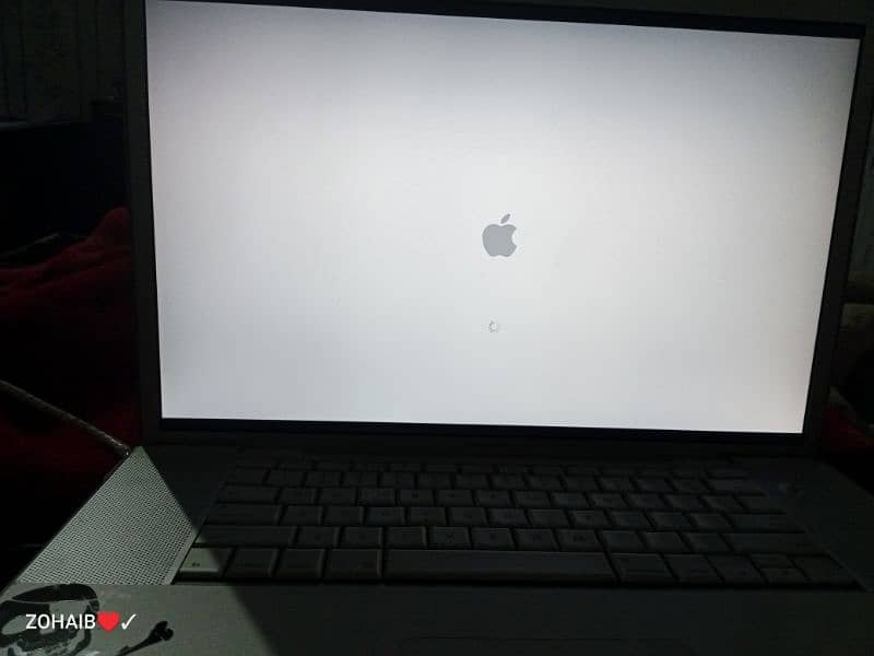 Apple MacBook pro 0