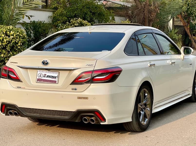 Toyota Crown 2018 RS Hybrid 8