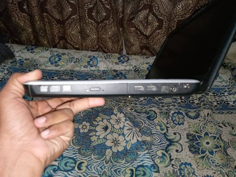 2gb ram 160 hard Dual core no any fault All ok just battery Daly gi 4