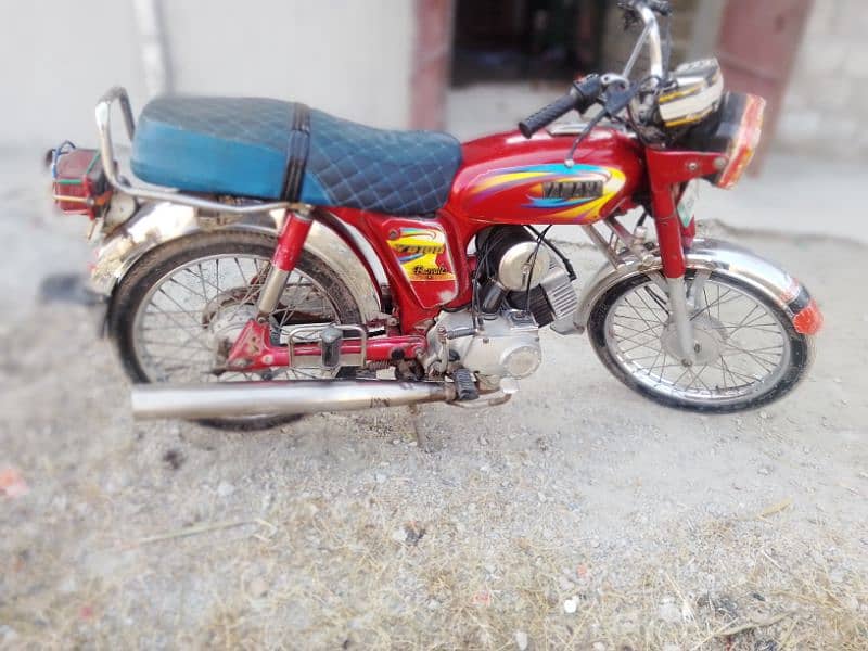 I am selling Yamaha 100 0