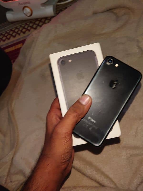 iphone 7 PTA approved urgent sale 1