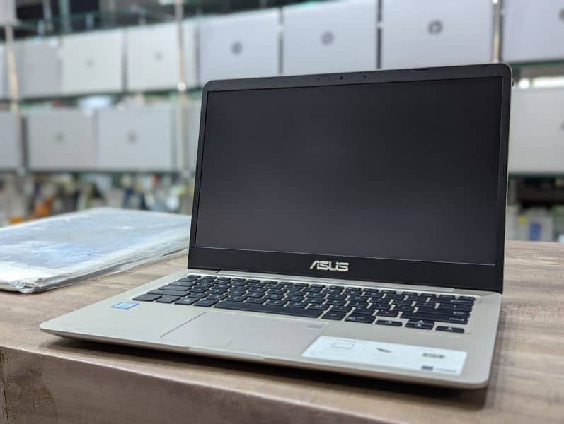 Asus Vivobook S14 i7 8th gen 0