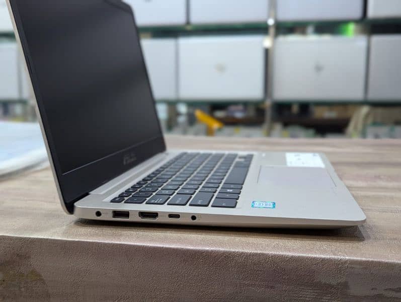 Asus Vivobook S14 i7 8th gen 2