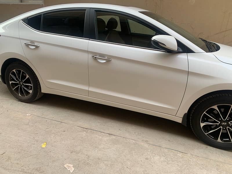 Elantra GLS 2.0 model 2022 on Rental / Rent a car 3