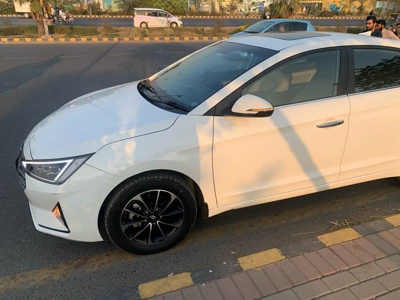 Elantra GLS 2.0 model 2022 on Rental / Rent a car 4