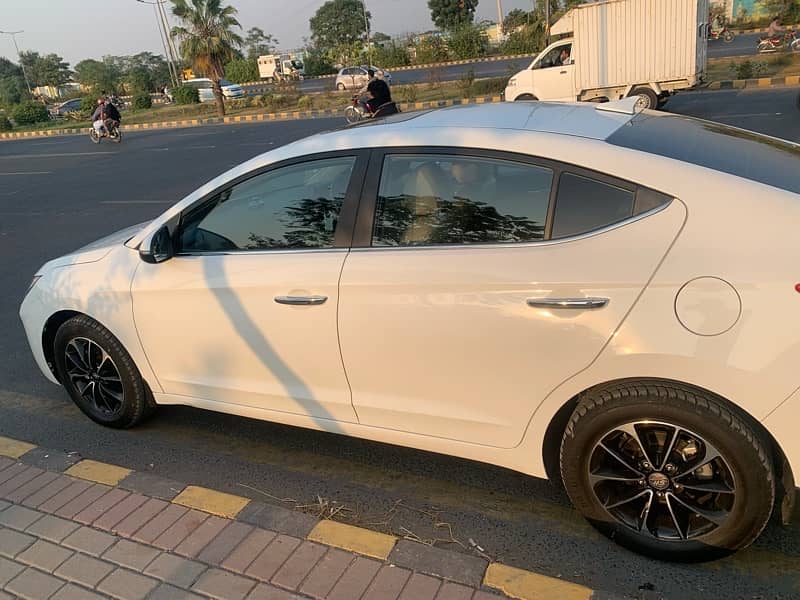 Elantra GLS 2.0 model 2022 on Rental / Rent a car 5