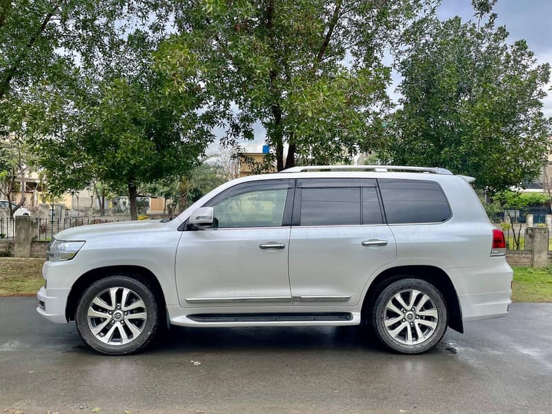 Toyota Land Cruiser  ZX 2019 6